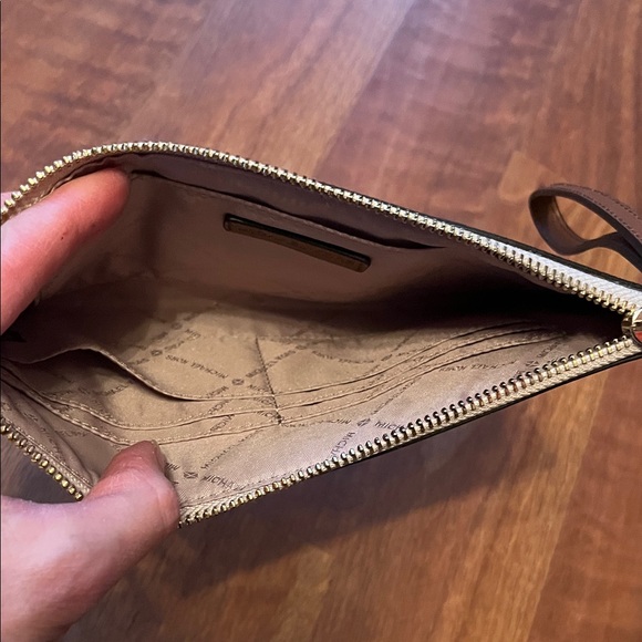 Like new Michael Kors Brown and Cream Monogram Clutch - Picture 8 of 16